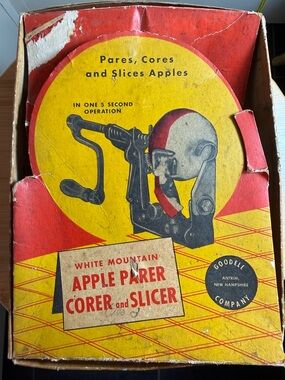 Vintage Goodell White Mountain Apple Parer, Corer, & Slicer